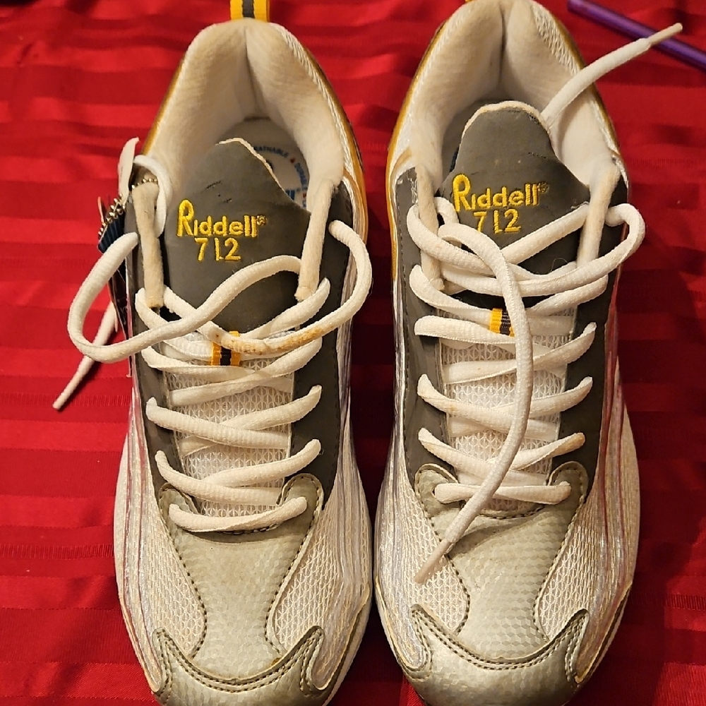Riddell 712 White and Gray Sneakers size 9